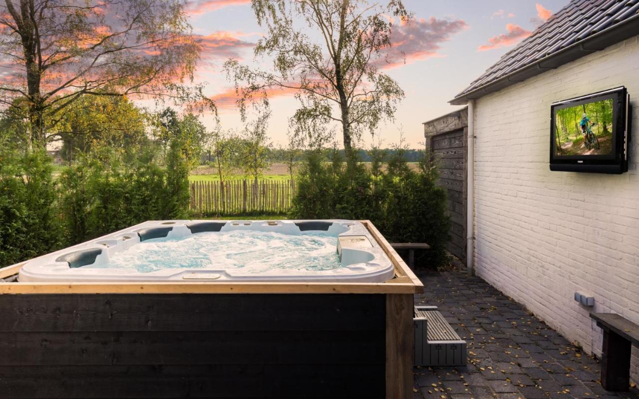 Bed & Breakfast De Zandhoef Eersel Esterno foto